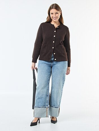 Casaco de malha waffle com botões dourados