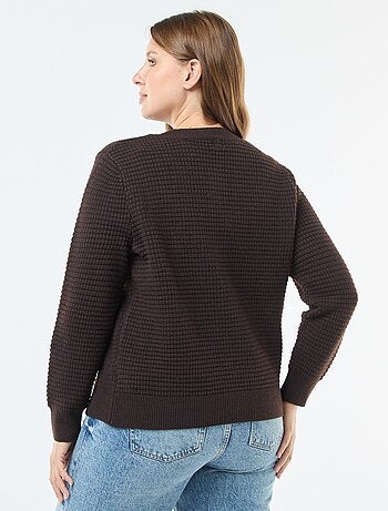 Casaco de malha waffle com botões dourados