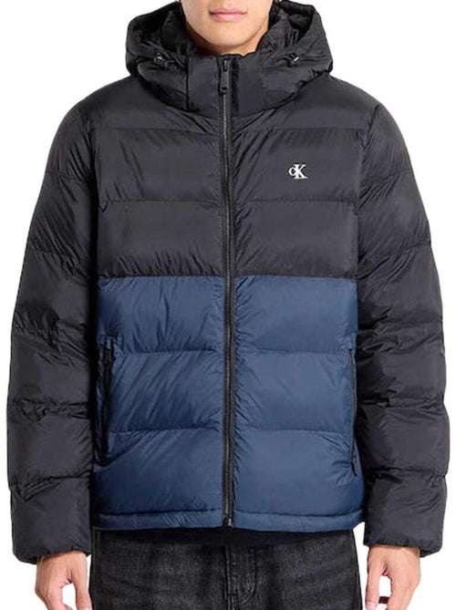 Casaco de nylon calvin klein jeans para homem preto/azul - Kiabi Casaco de nylon calvin klein jeans para homem preto/azul - Kiabi