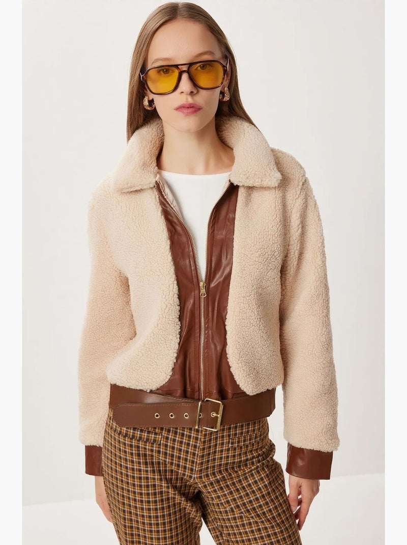 Casaco de peluche com detalhes em pele sintética istanbul Bege-argila - Kiabi