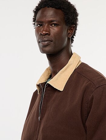 Casaco em sarja com fecho e gola canelada