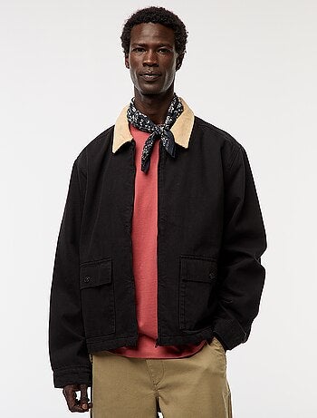 Casaco em sarja com fecho e gola canelada