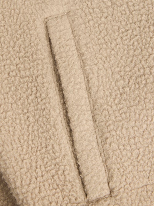 Casaco "JJrebel" em imitação de pele de ovelha com bolso contrastante - Kiabi