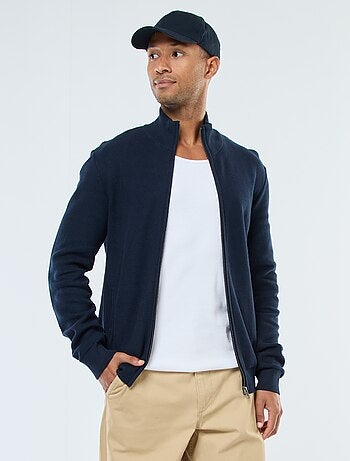 Casaco liso de malha e gola alta