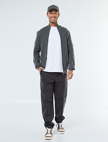 Casaco liso de malha e gola alta