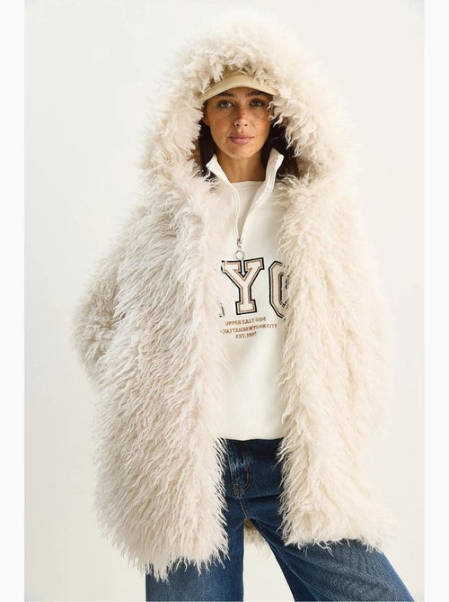 Casaco oversize com capuz em pelo sintético lucci - Kiabi Casaco oversize com capuz em pelo sintético lucci - Kiabi