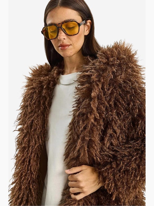 Casaco oversize com capuz em pelo sintético lucci - Kiabi Casaco oversize com capuz em pelo sintético lucci - Kiabi