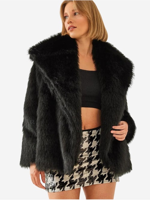 Casaco oversize em pelo sintético lucci - Kiabi Casaco oversize em pelo sintético lucci - Kiabi