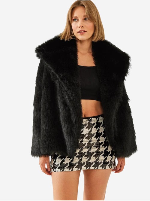 Casaco oversize em pelo sintético lucci - Kiabi Casaco oversize em pelo sintético lucci - Kiabi