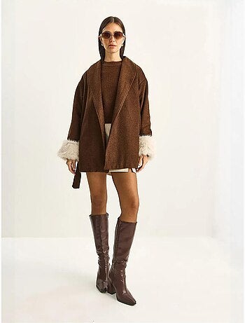 Casaco oversized em feltro com gola xale e punhos em pelo sintético lucci