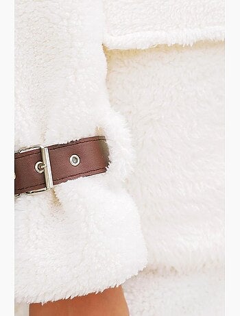 Casaco oversized em pelo sintético felpudo com bolsos bdart