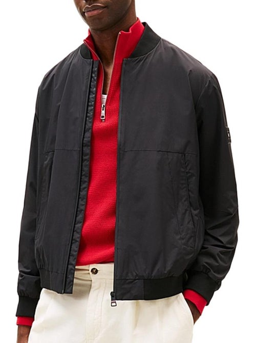 Casaco preto de homem tommy hilfiger branded mw0mw39199 - Kiabi Casaco preto de homem tommy hilfiger branded mw0mw39199 - Kiabi
