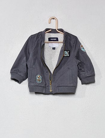 Casaco tipo bomber com emblemas de fantasia - Kiabi