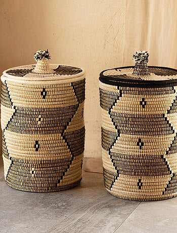 Cesto para roupa suja com motivos étnicos em fibras naturais