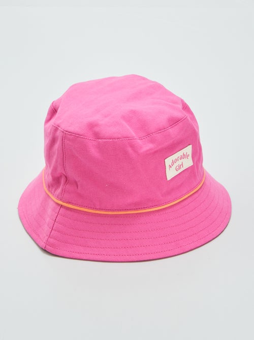 Chapéu liso com emblema cosido - Kiabi