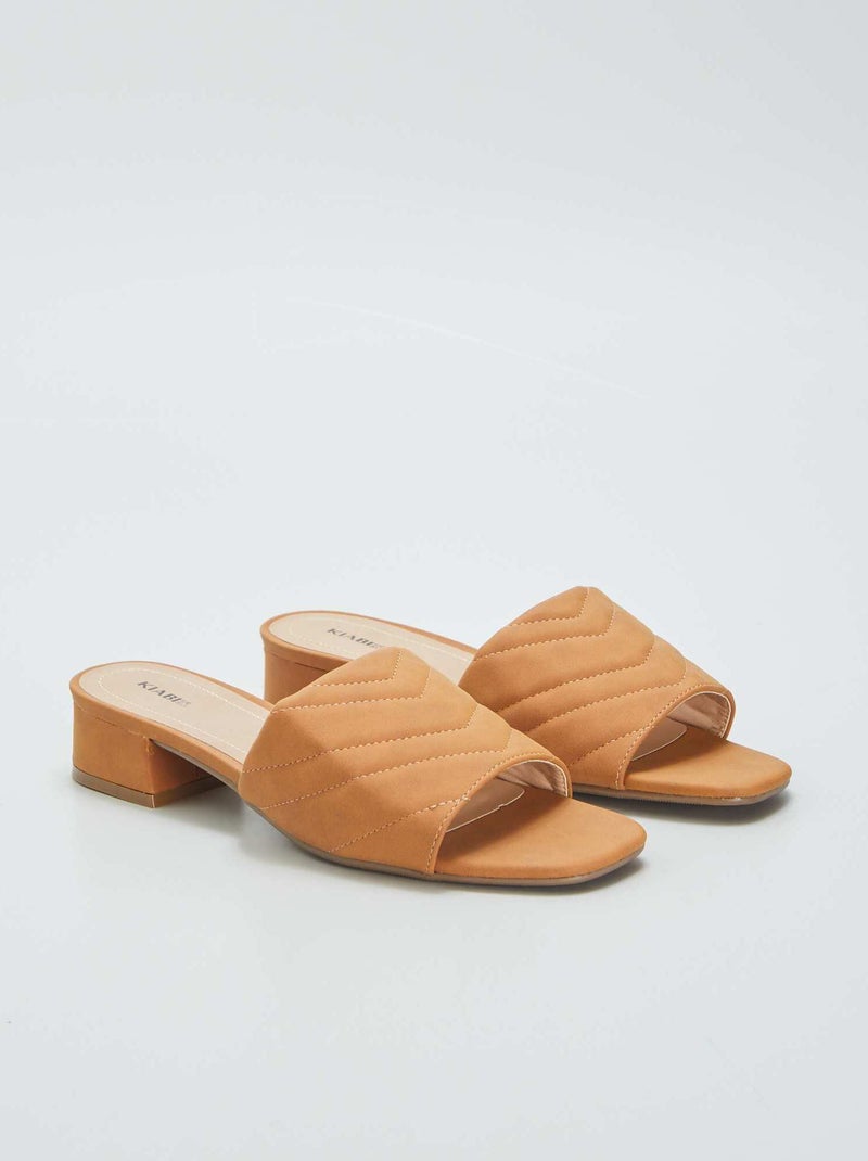 Chinelas com salto com tira acolchoada MARROM - Kiabi