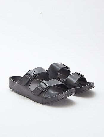 Chinelas de tira dupla em plástico moldado