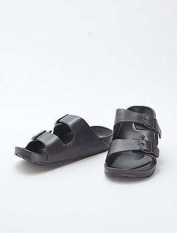 Chinelas de tira dupla em plástico moldado