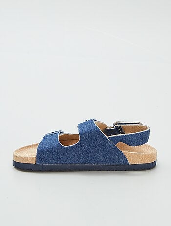 Chinelas em camurça sintética com tiras de velcro