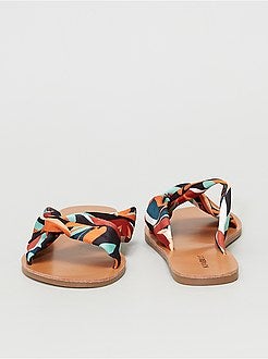 Chinelas em tecido com estampado - Kiabi