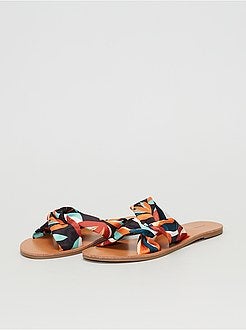 Chinelas em tecido com estampado - Kiabi
