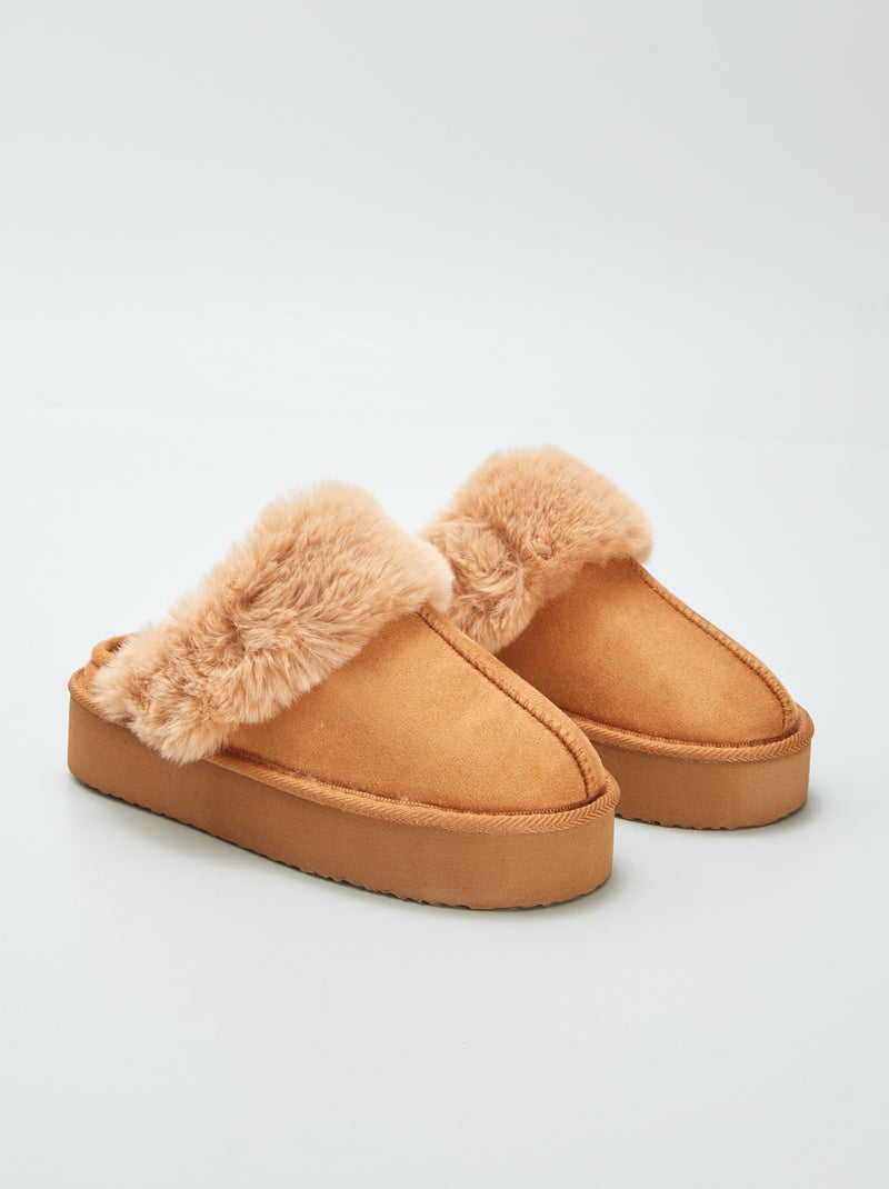 Chinelas forradas com sola grossa CASTANHO - Kiabi