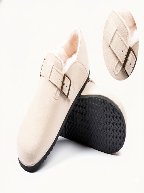 Chinelas Mulher Inverno Tamanho Único MD8845 - Kiabi Chinelas Mulher Inverno Tamanho Único MD8845 - Kiabi