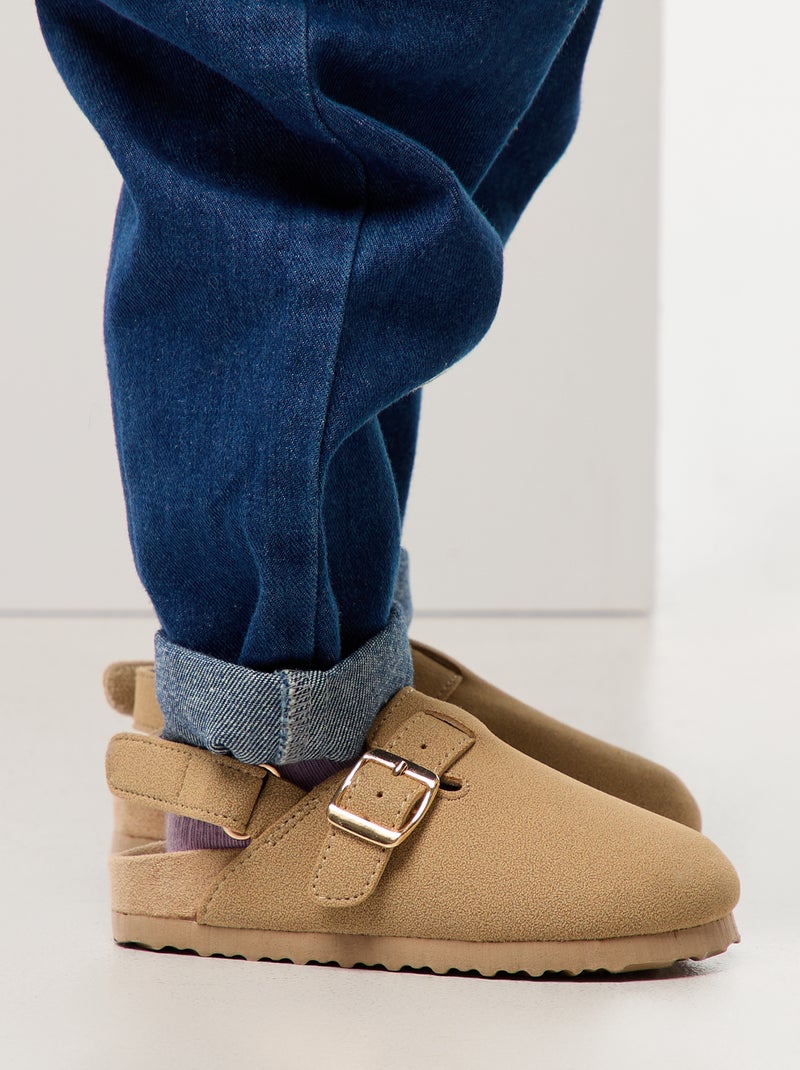 Chinelas tipo socas bege - Kiabi