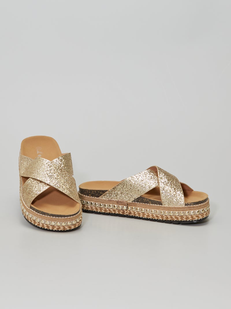 Chinelos com sola grossa Dourado - Kiabi