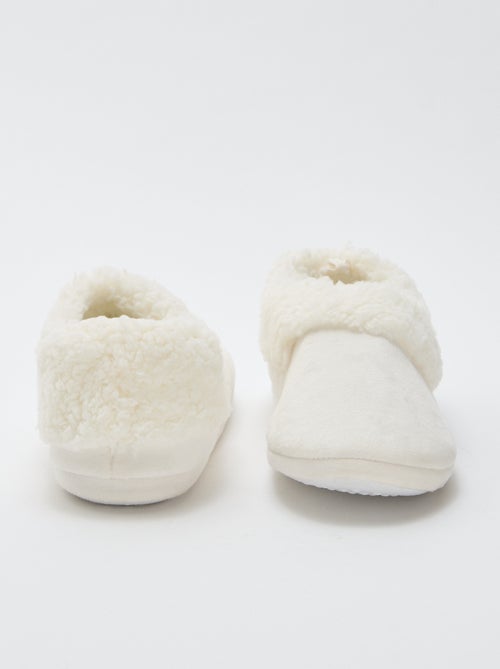 Chinelos de camurça sintética - Kiabi