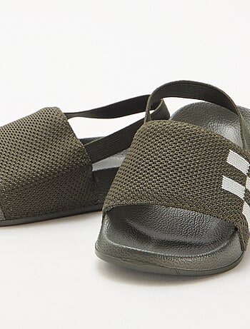 Chinelos de piscina elásticos