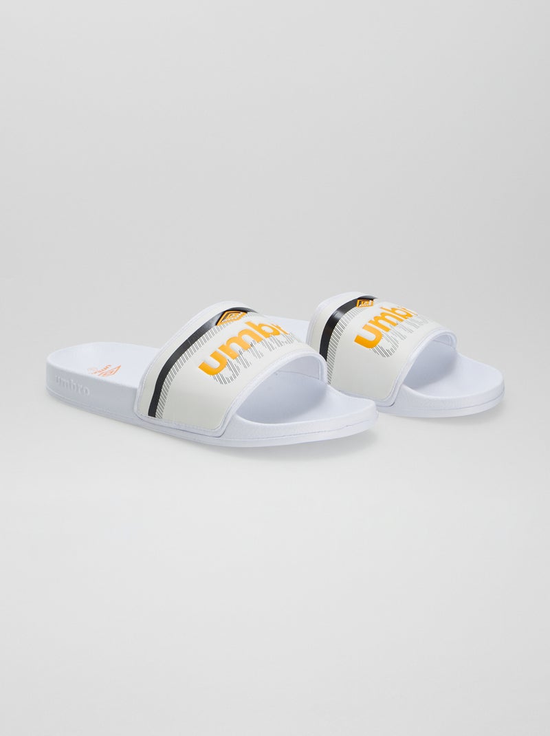 Chinelos de piscina 'Umbro' BRANCO - Kiabi