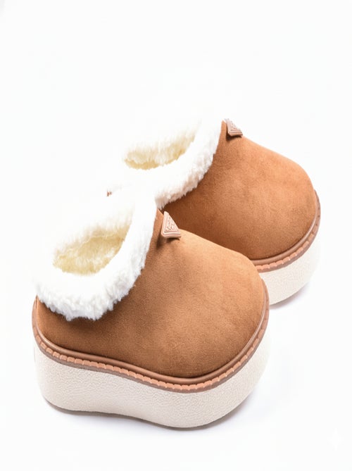 Chinelos mulher inverno mule estilo escandinavo nd10882 - Kiabi Chinelos mulher inverno mule estilo escandinavo nd10882 - Kiabi