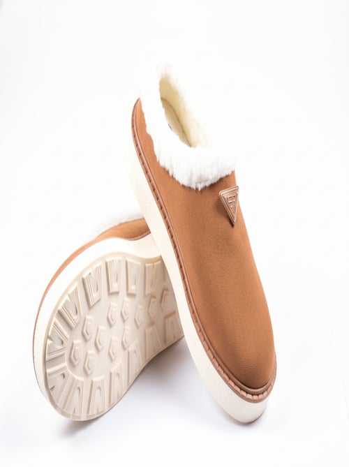 Chinelos mulher inverno mule estilo escandinavo nd10882 - Kiabi Chinelos mulher inverno mule estilo escandinavo nd10882 - Kiabi