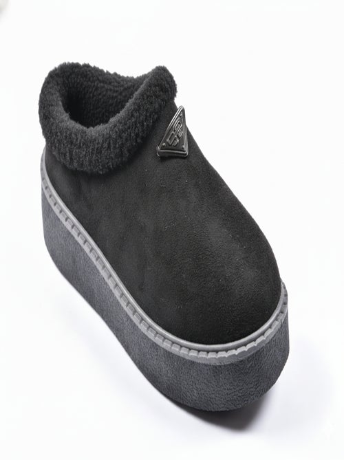 Chinelos mulher inverno mule estilo escandinavo nd10882 - Kiabi Chinelos mulher inverno mule estilo escandinavo nd10882 - Kiabi