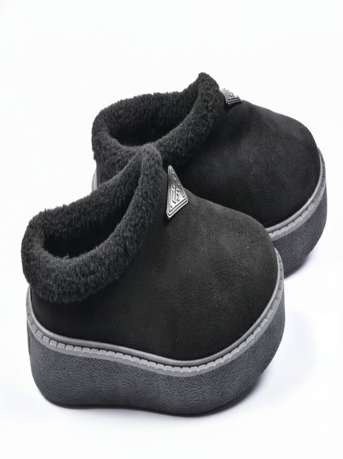 Chinelos mulher inverno mule estilo escandinavo nd10882 - Kiabi Chinelos mulher inverno mule estilo escandinavo nd10882 - Kiabi