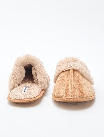 Chinelos tipo mule em pelo sintético