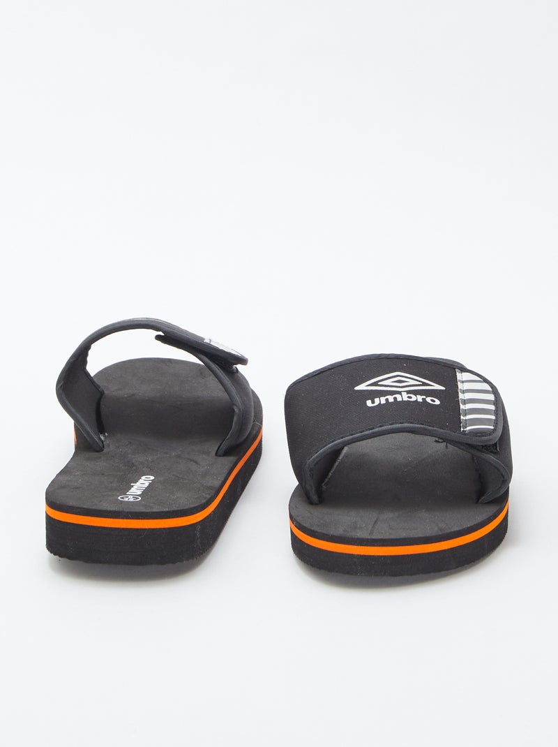 Chinelos 'Umbro' PRETO - Kiabi