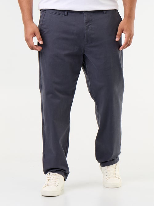 Chino liso de cintura padrão - Kiabi Chino liso de cintura padrão - Kiabi
