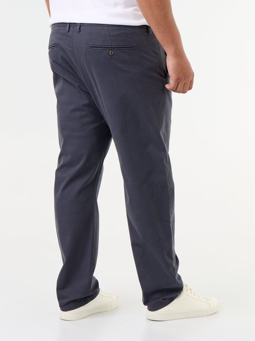 Chino liso de cintura padrão - Kiabi Chino liso de cintura padrão - Kiabi