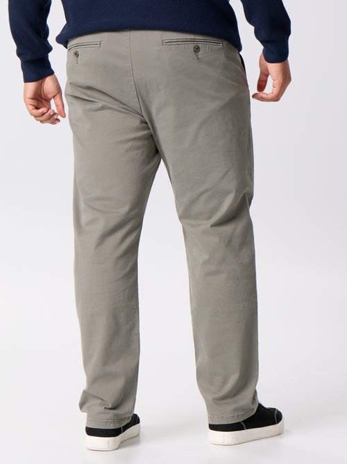 Chino liso de cintura padrão - Kiabi