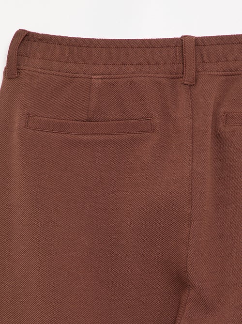 Chino liso regular - coleção fácil de vestir - Kiabi Chino liso regular - coleção fácil de vestir - Kiabi