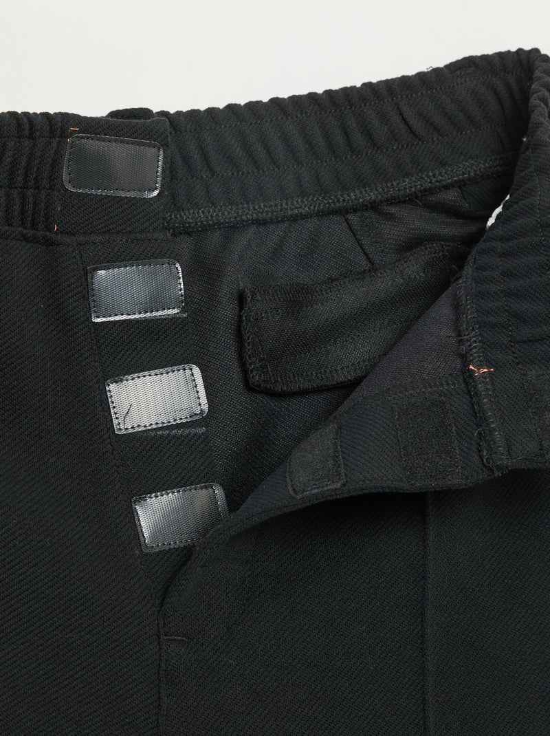 Chino liso regular - coleção fácil de vestir Preto - Kiabi