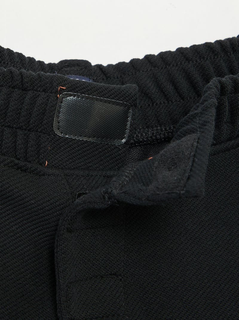 Chino liso regular - coleção fácil de vestir Preto - Kiabi