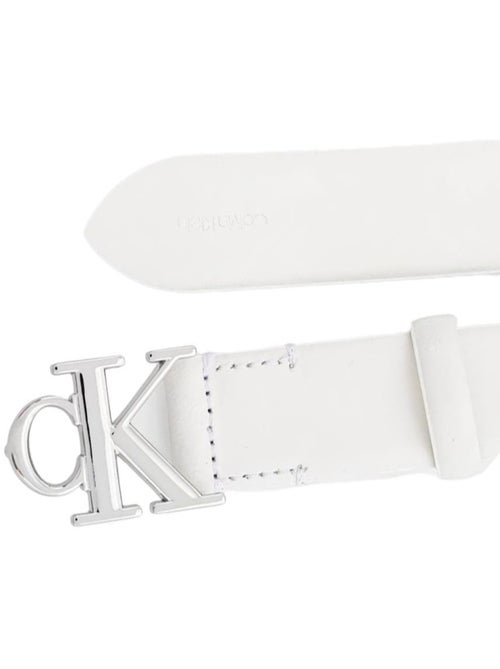 Cinto branco calvin klein jeans com fivela para mulher - Kiabi Cinto branco calvin klein jeans com fivela para mulher - Kiabi