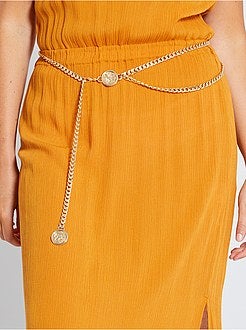 Cinto fino em corrente dourada com medalhões - Kiabi