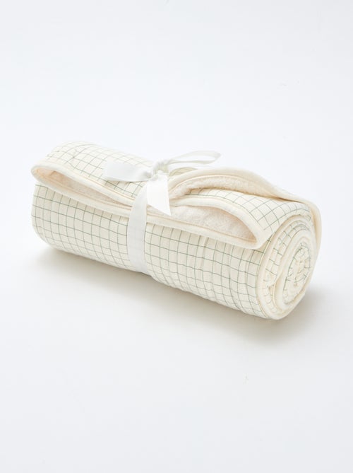 Cobertor estampado com interior efeito polar - Kiabi