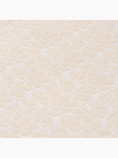 Colcha de algodão com design floral em relevo, tecido texturizado. - Kiabi Colcha de algodão com design floral em relevo, tecido texturizado. - Kiabi