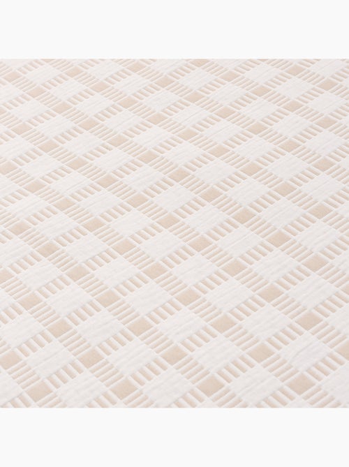 Colcha de algodão com design xadrez em relevo, tecido texturizado. - Kiabi Colcha de algodão com design xadrez em relevo, tecido texturizado. - Kiabi