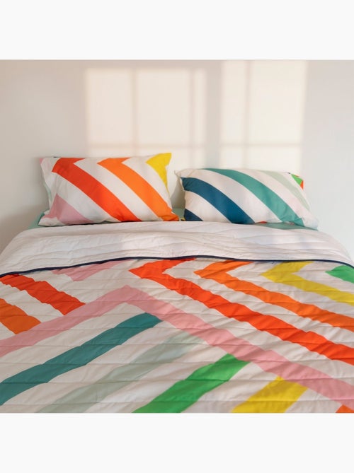 Colcha Happy stripes "Happyfriday" - Kiabi Colcha Happy stripes "Happyfriday" - Kiabi